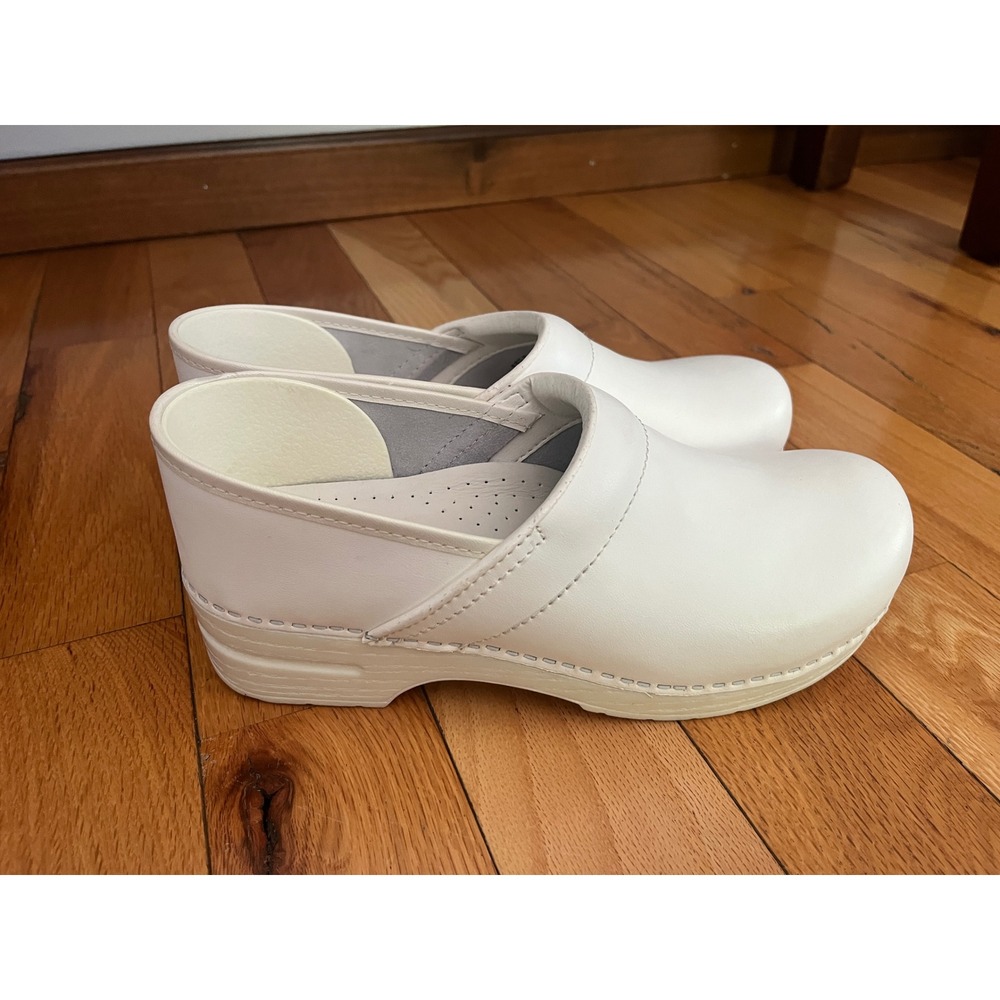 Dansko Nursing Clogs White Size 42/US 11.5-12